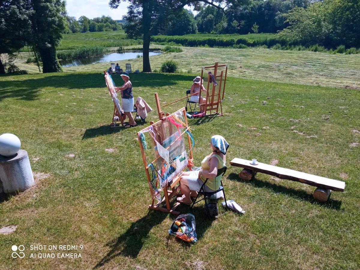 Zelazowa WolaDwor Strzyzew住宿加早餐旅馆 外观 照片